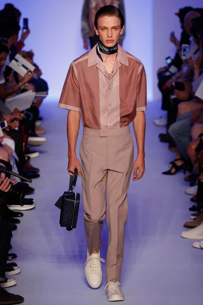 Look 33